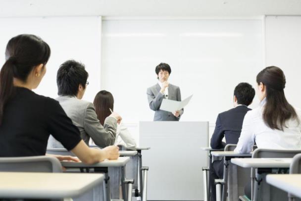 清華大學工商管理總裁班課程圖片一